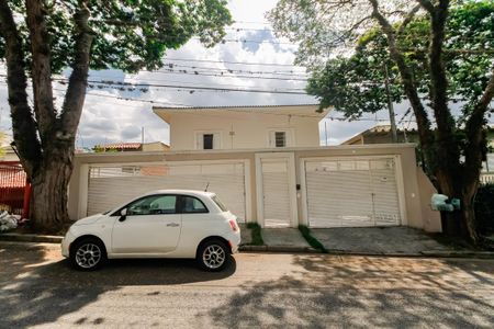 Casa à venda com 300m², 5 quartos e 4 vagasFachada