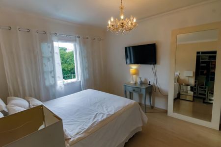 Casa à venda com 300m², 5 quartos e 4 vagasSuíte 2