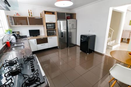 Casa à venda com 300m², 5 quartos e 4 vagasCozinha - Armários