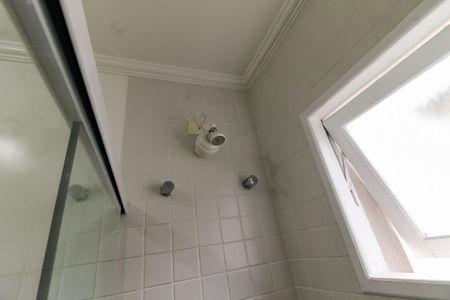 Casa à venda com 300m², 5 quartos e 4 vagasBanheiro da Suíte 1 - chuveiro