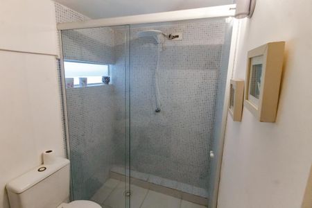 Casa à venda com 300m², 5 quartos e 4 vagasPiscina - Banheiro 