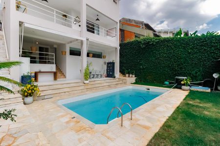 Casa à venda com 300m², 5 quartos e 4 vagasPiscina