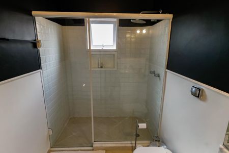 Casa à venda com 300m², 5 quartos e 4 vagasBanheiro da Suíte 4