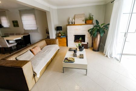 Casa à venda com 300m², 5 quartos e 4 vagasSala 3 - lareira
