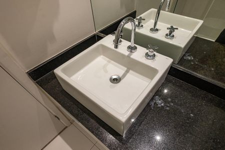 Apartamento à venda com 60m², 2 quartos e 2 vagasBanheiro