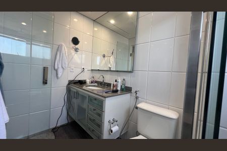 Apartamento à venda com 118m², 2 quartos e 2 vagasBanheiro da Suíte Master