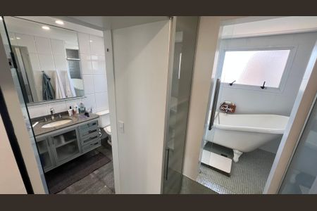 Apartamento à venda com 118m², 2 quartos e 2 vagasBanheiro da Suíte Master