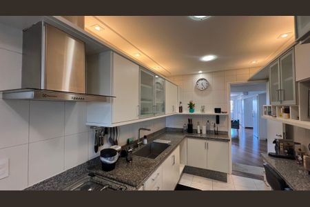 Apartamento à venda com 118m², 2 quartos e 2 vagasCozinha