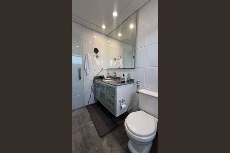 Apartamento à venda com 118m², 2 quartos e 2 vagasBanheiro da Suíte Master