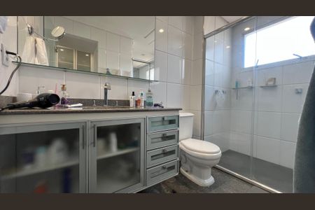 Apartamento à venda com 118m², 2 quartos e 2 vagasBanheiro da Suíte Master