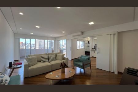 Apartamento à venda com 118m², 2 quartos e 2 vagasSala