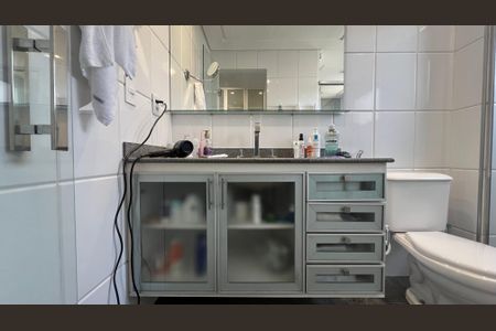 Apartamento à venda com 118m², 2 quartos e 2 vagasBanheiro da Suíte Master