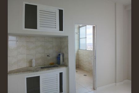 Studio à venda com 28m², 1 quarto e sem vaga Studio à venda com 28m², 1 quarto e sem vagaSala/Cozinha