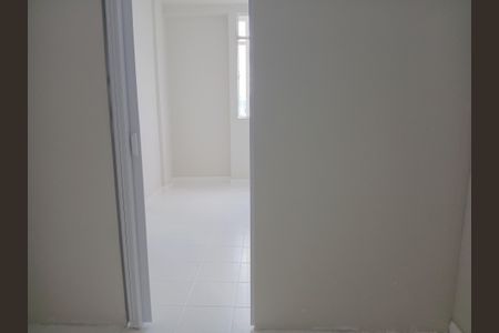 Studio à venda com 28m², 1 quarto e sem vaga Studio à venda com 28m², 1 quarto e sem vagaCorredor