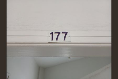 Studio à venda com 28m², 1 quarto e sem vaga Studio à venda com 28m², 1 quarto e sem vagaPorta