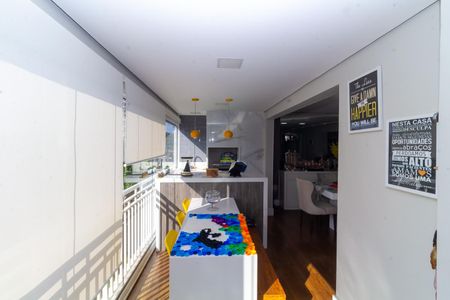 Apartamento à venda com 104m², 3 quartos e 2 vagas Apartamento à venda com 104m², 3 quartos e 2 vagasVaranda gourmet