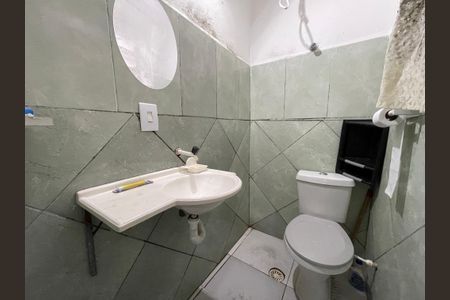 Casa para alugar com 20m², 1 quarto e sem vaga Casa para alugar com 20m², 1 quarto e sem vagaBanheiro