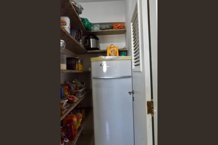 Apartamento à venda com 185m², 4 quartos e 3 vagas Apartamento à venda com 185m², 4 quartos e 3 vagasDespensa