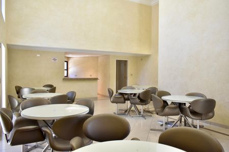 Apartamento à venda com 185m², 4 quartos e 3 vagas Apartamento à venda com 185m², 4 quartos e 3 vagasÁrea comum - Salão de festas