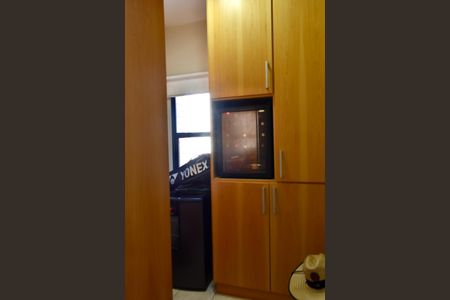 Apartamento à venda com 185m², 4 quartos e 3 vagas Apartamento à venda com 185m², 4 quartos e 3 vagasQuarto de Serviço