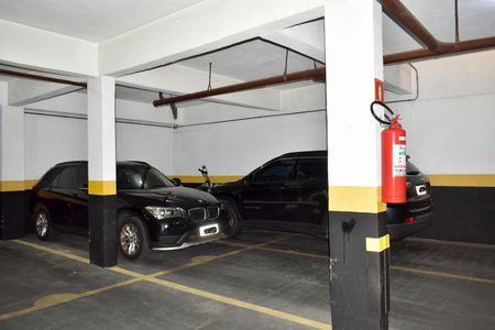 Apartamento à venda com 185m², 4 quartos e 3 vagas Apartamento à venda com 185m², 4 quartos e 3 vagasGaragem