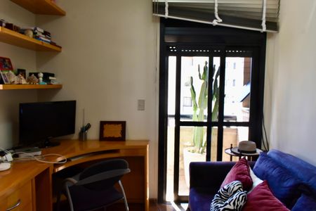 Apartamento à venda com 185m², 4 quartos e 3 vagas Apartamento à venda com 185m², 4 quartos e 3 vagasEscritório