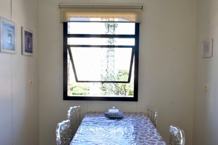 Apartamento à venda com 185m², 4 quartos e 3 vagas Apartamento à venda com 185m², 4 quartos e 3 vagasCopa