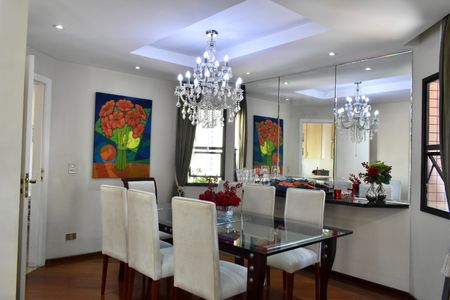 Apartamento à venda com 185m², 4 quartos e 3 vagas Apartamento à venda com 185m², 4 quartos e 3 vagasSala de Jantar