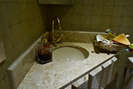 Apartamento à venda com 185m², 4 quartos e 3 vagas Apartamento à venda com 185m², 4 quartos e 3 vagasLavabo