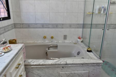 Apartamento à venda com 185m², 4 quartos e 3 vagas Apartamento à venda com 185m², 4 quartos e 3 vagasBanheiro da Suíte Master