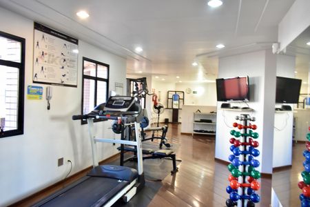 Apartamento à venda com 185m², 4 quartos e 3 vagas Apartamento à venda com 185m², 4 quartos e 3 vagasÁrea comum - Academia