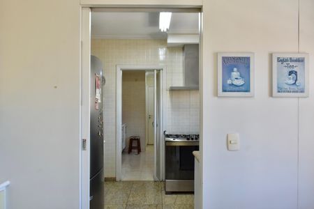 Apartamento à venda com 185m², 4 quartos e 3 vagas Apartamento à venda com 185m², 4 quartos e 3 vagasCozinha