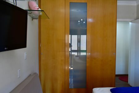 Apartamento à venda com 185m², 4 quartos e 3 vagas Apartamento à venda com 185m², 4 quartos e 3 vagasSuíte 2