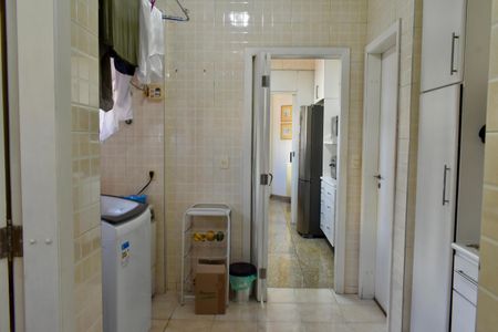 Apartamento à venda com 185m², 4 quartos e 3 vagas Apartamento à venda com 185m², 4 quartos e 3 vagasÁrea de Serviço