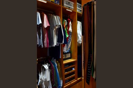 Apartamento à venda com 185m², 4 quartos e 3 vagas Apartamento à venda com 185m², 4 quartos e 3 vagasSuíte Master