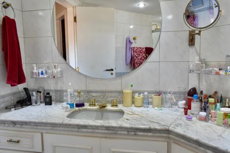 Apartamento à venda com 185m², 4 quartos e 3 vagas Apartamento à venda com 185m², 4 quartos e 3 vagasBanheiro da Suíte Master