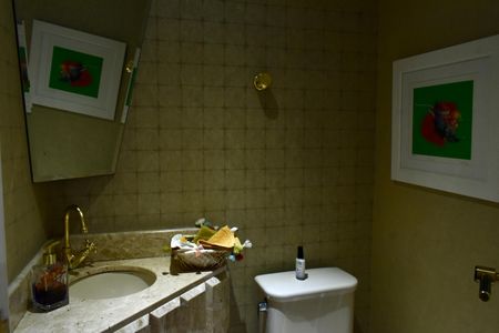 Apartamento à venda com 185m², 4 quartos e 3 vagas Apartamento à venda com 185m², 4 quartos e 3 vagasLavabo