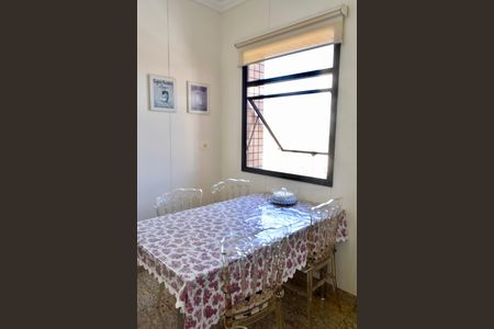 Apartamento à venda com 185m², 4 quartos e 3 vagas Apartamento à venda com 185m², 4 quartos e 3 vagasCopa