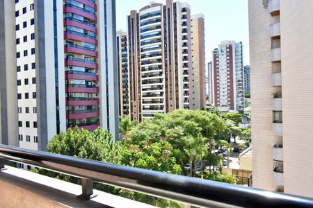 Apartamento à venda com 185m², 4 quartos e 3 vagas Apartamento à venda com 185m², 4 quartos e 3 vagasSuíte 2