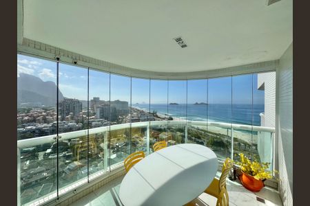 Apartamento à venda com 52m², 1 quarto e sem vagaVaranda