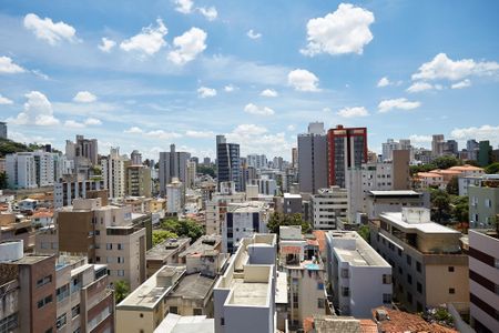 Apartamento à venda com 180m², 3 quartos e 2 vagasVaranda - Vista