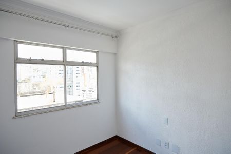 Apartamento à venda com 180m², 3 quartos e 2 vagasQuarto 2