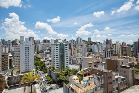 Apartamento à venda com 180m², 3 quartos e 2 vagasVaranda - Vista