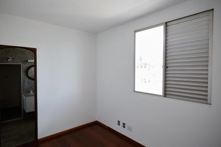 Apartamento à venda com 180m², 3 quartos e 2 vagasQuarto 3