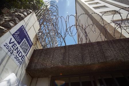 Apartamento à venda com 180m², 3 quartos e 2 vagasFachada