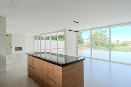 Casa de condomínio à venda com 335m², 3 quartos e 4 vagasCozinha