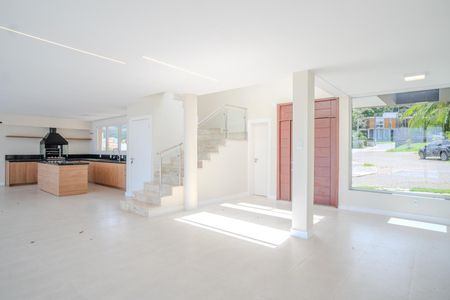 Casa de condomínio à venda com 335m², 3 quartos e 4 vagasCozinha e Área de Serviço