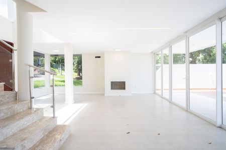 Casa de condomínio à venda com 335m², 3 quartos e 4 vagasCozinha e Área de Serviço