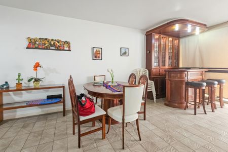 Apartamento para alugar com 180m², 3 quartos e 1 vagaSala