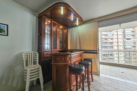 Apartamento para alugar com 180m², 3 quartos e 1 vagaSala